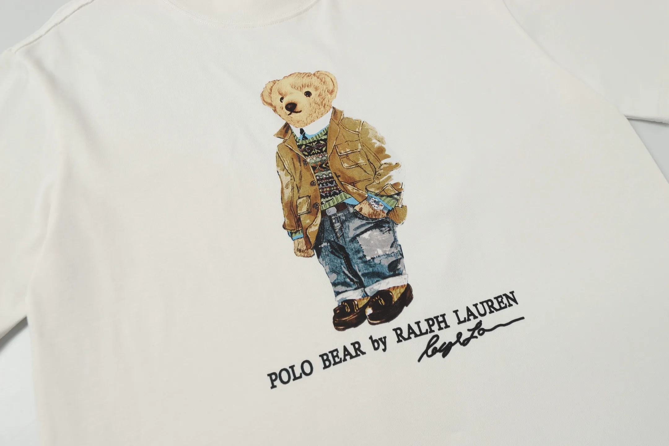 P136 Style No.: A004 [Ralph Lauren Classic Bear Print Round Neck Basic Short Sleeve] ✅270g double yarn fabric, custom woven and dyed threads ✅Original sticker Scan the QR code to enter the official website ✅Large version, loose and stylish, can wear up to 210 pounds Color: Black White Navy Gray Size: S-XL